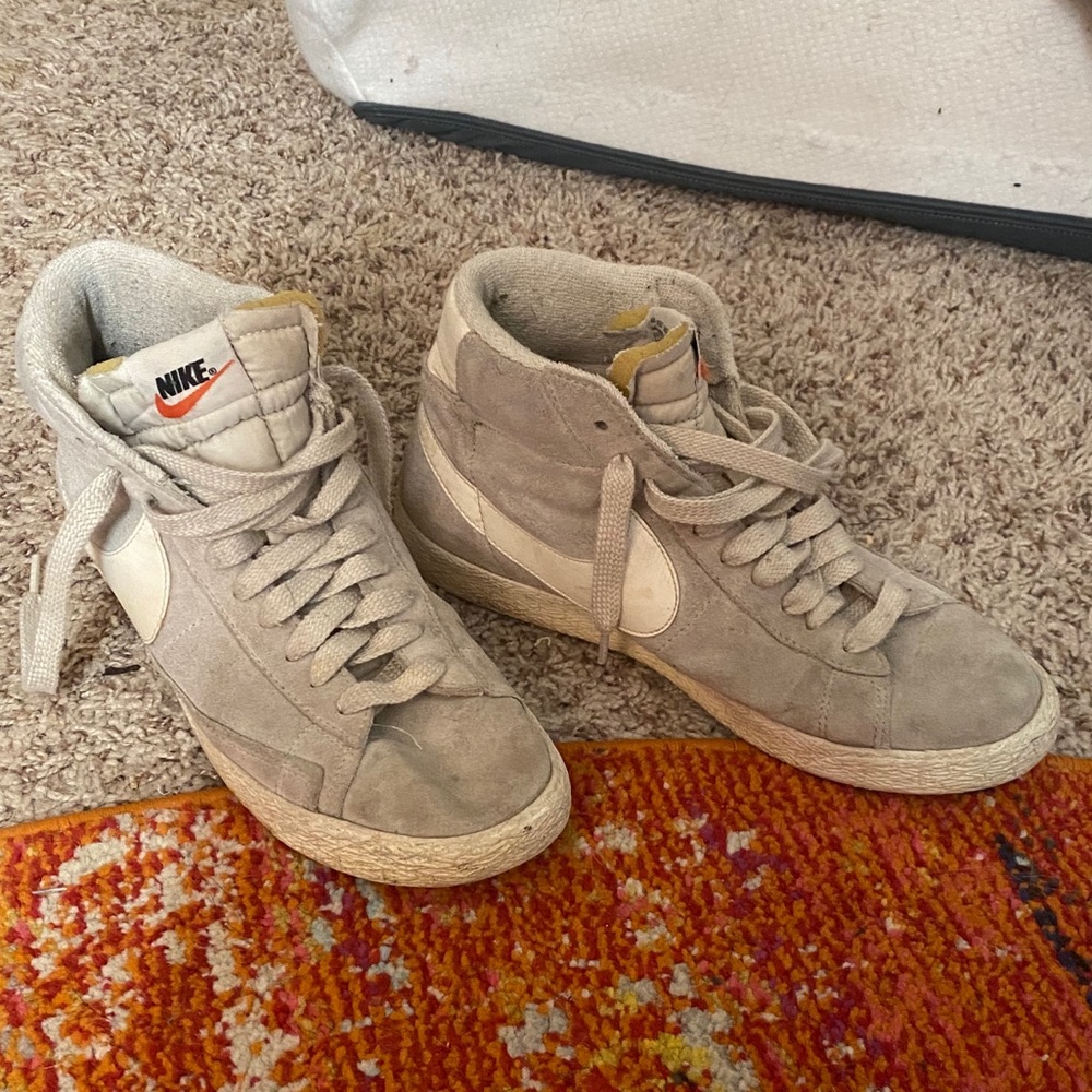 Nike mid blazer